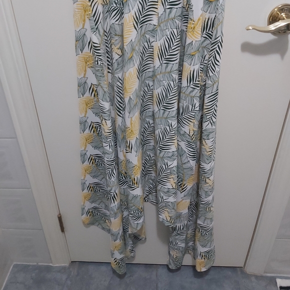 Luna Size Small White Dress with Green and Yellow Pattern (S) - Picture 8 of 10